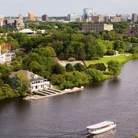 Doubletree Suites By Hilton Hotel Boston - Cambridge 